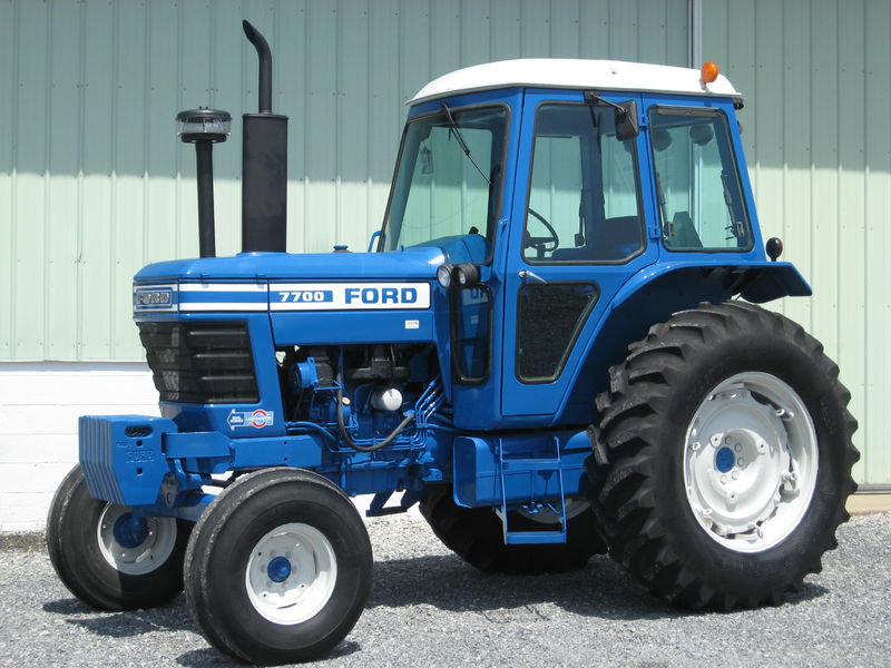 Ford 2600 gas tractor